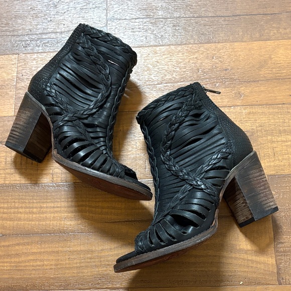 Black Freebird Bela Braided Ankle Peep Toe Huarache Booties Sz 8 - Picture 7 of 11